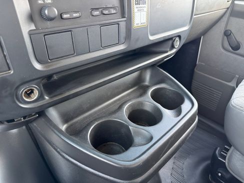 Used 2007 GMC Savana 3500 RWD image 16