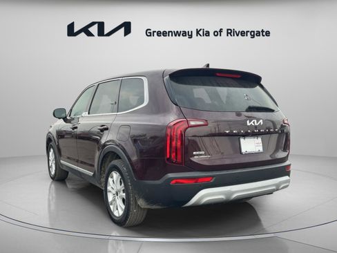 Used 2022 Kia Telluride LX image 5
