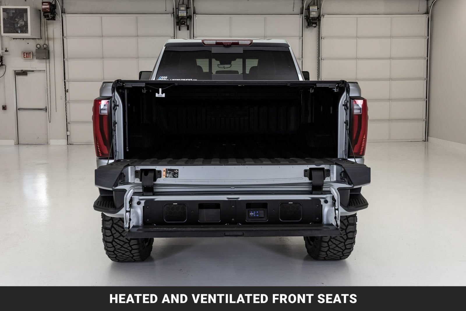 Used 2025 GMC Sierra 2500 Denali Ultimate AWD/4WD image 8