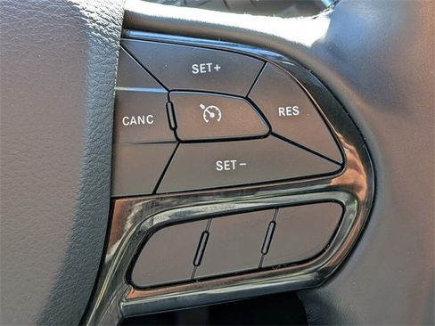 Used 2021 Jeep Cherokee Latitude Plus image 24