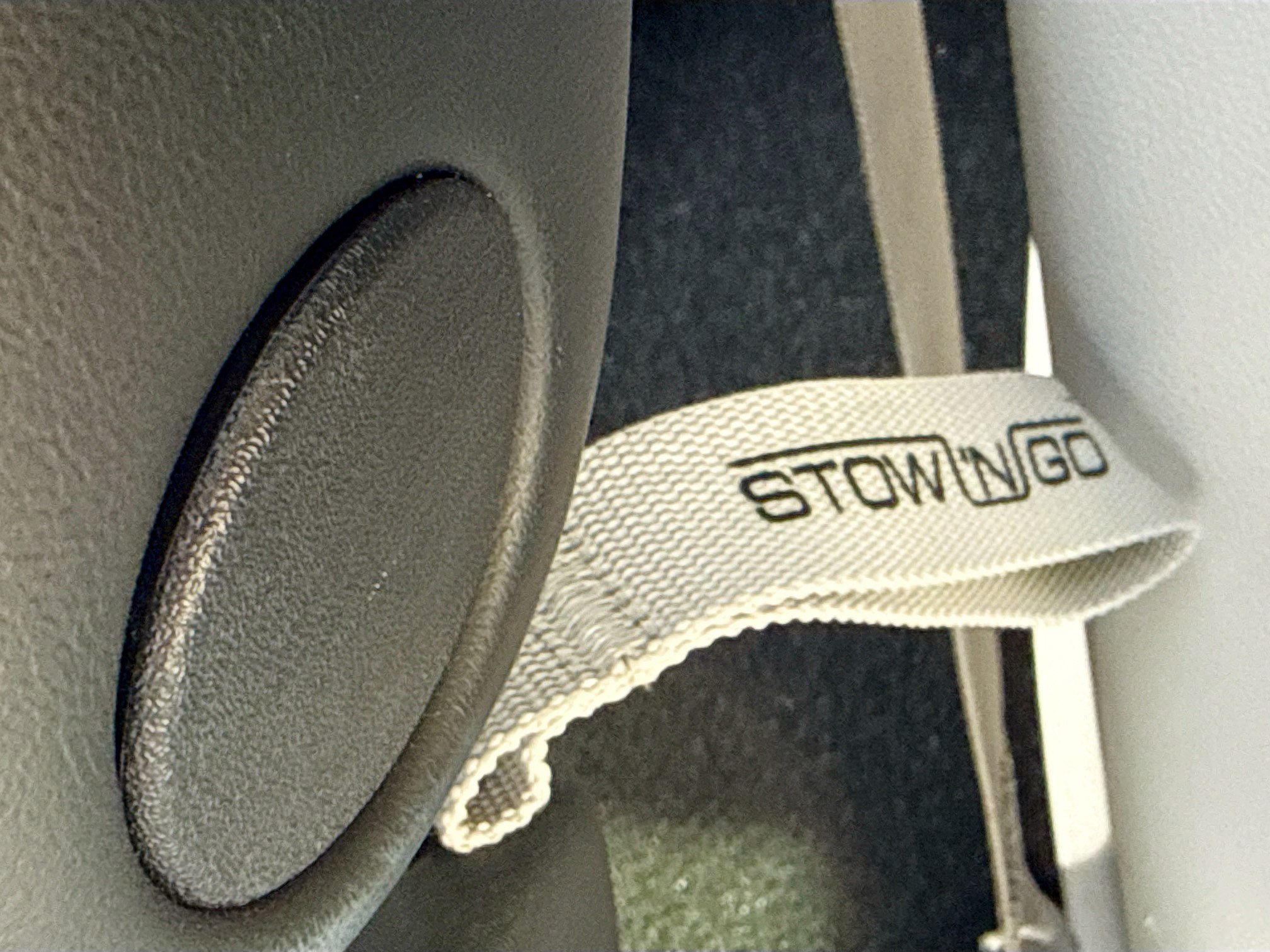 Used 2023 Chrysler Pacifica Touring-L FWD image 7