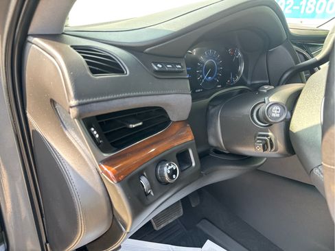 Used 2020 Cadillac Escalade Luxury RWD image 23
