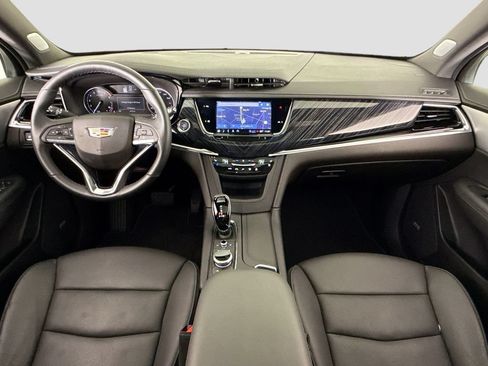 Used 2024 Cadillac XT6 Premium Luxury FWD image 9