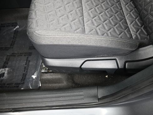 Used 2025 Nissan Kicks SV image 15