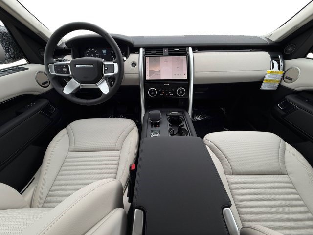 New 2026 Land Rover Discovery S AWD/4WD image 12