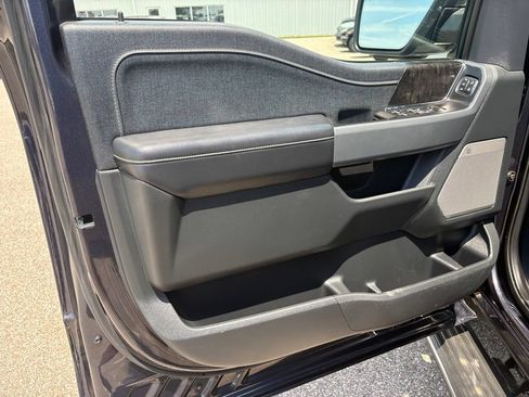 Used 2021 Ford F150 Lariat w/ Equipment Group 502A High AWD/4WD image 9
