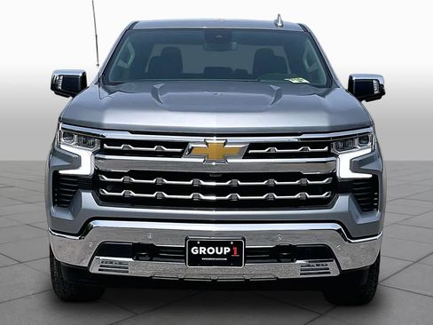 Used 2024 Chevrolet Silverado 1500 LTZ w/ Z71 Off-Road Package AWD/4WD image 4