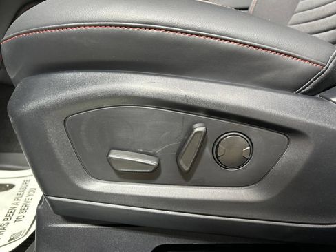New 2026 Ford Explorer ST-Line w/ ST-Line Street Pack AWD/4WD image 16
