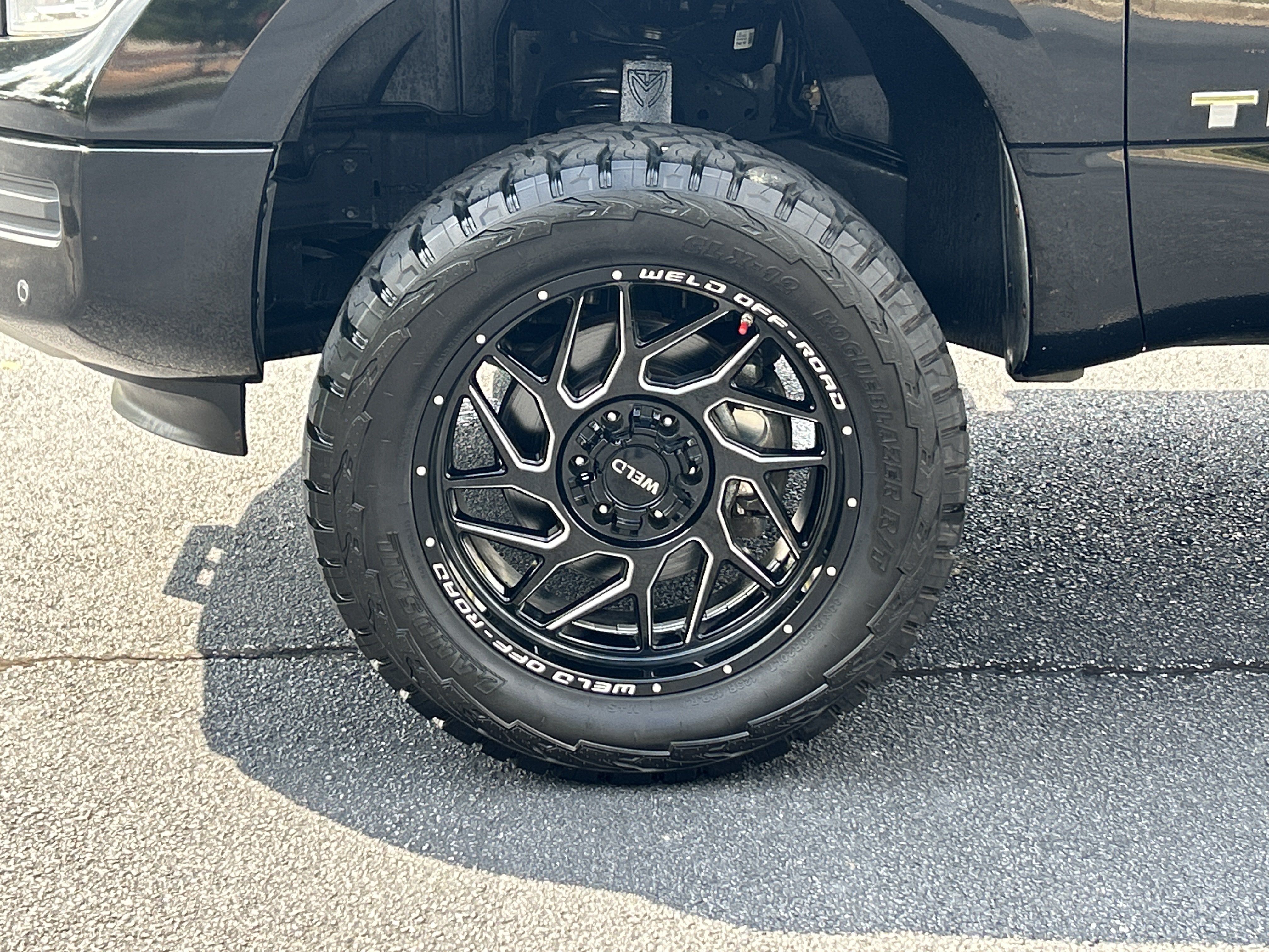 Used 2021 Nissan Titan SV w/ SV Convenience Package RWD image 32