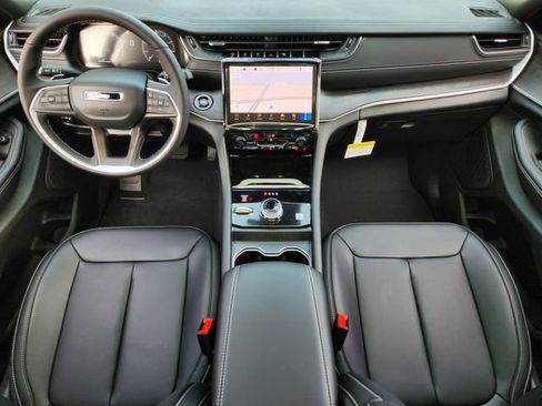 New 2025 Jeep Grand Cherokee Limited w/ Black Appearance Package image 21