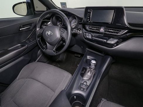 Used 2018 Toyota C-HR XLE image 16