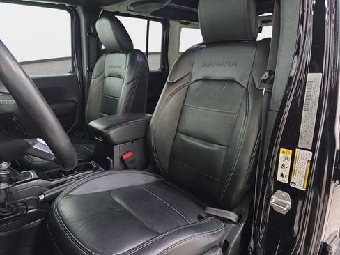 Used 2018 Jeep Wrangler Unlimited Sahara w/ LED Lighting Group AWD/4WD image 14
