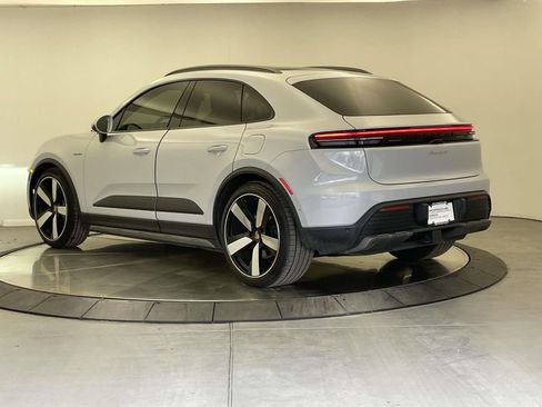 Used 2025 Porsche Macan 4 Electric image 3