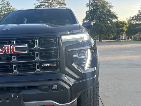 Used 2024 GMC Canyon AT4 w/ Technology Package AWD/4WD image 5