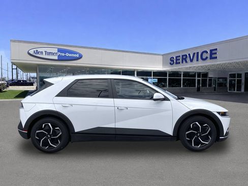 Certified 2023 Hyundai Ioniq 5 SEL w/ Cargo Package RWD image 9