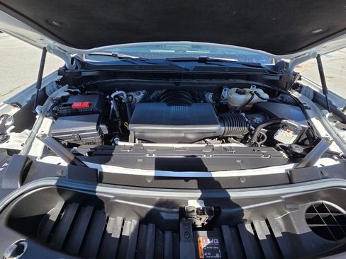 Used 2024 Chevrolet Tahoe Z71 w/ Luxury Package image 32