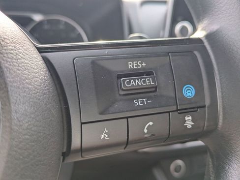 Used 2023 Nissan Rogue SV image 19