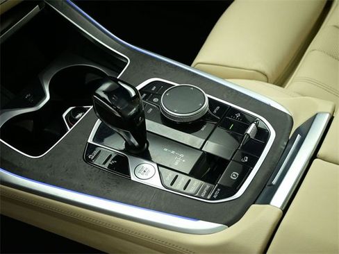 Used 2021 BMW X7 xDrive40i w/ Premium Package image 30