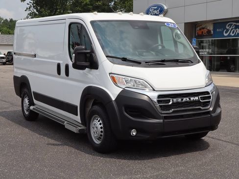Used 2025 RAM ProMaster 2500 w/ U-Haul Equipment Group FWD image 2