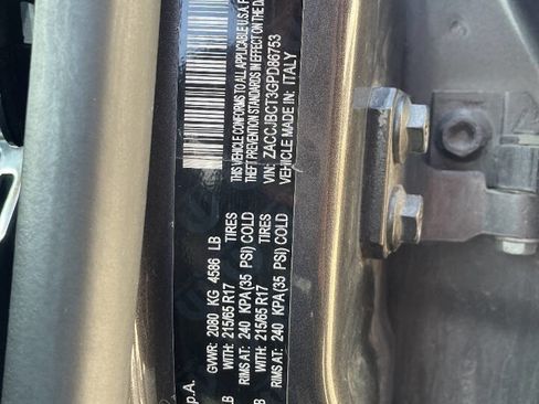 Used 2016 Jeep Renegade Trailhawk AWD/4WD image 29