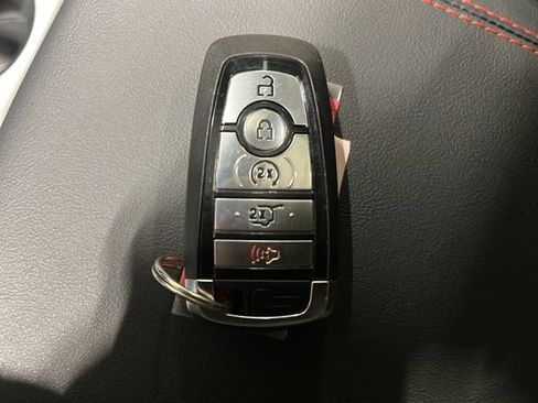 Used 2025 Ford Explorer ST image 28