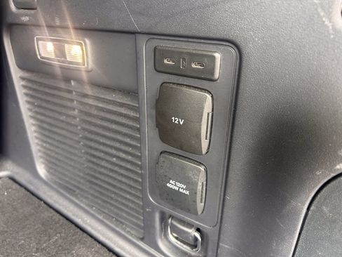 Used 2025 Ford Expedition Active AWD/4WD image 18