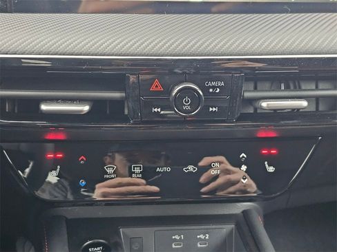 New 2026 Nissan Kicks SR w/ Cold Weather Package image 14