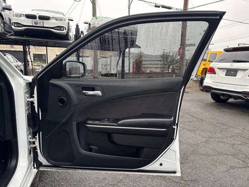 Used 2019 Dodge Charger SXT w/ Driver Confidence Group image 14