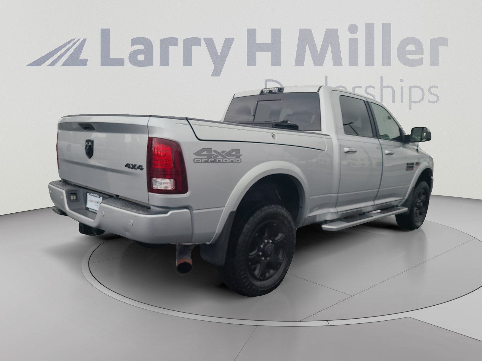 Used 2018 RAM 2500 Laramie w/ Sport Appearance Group AWD/4WD image 5