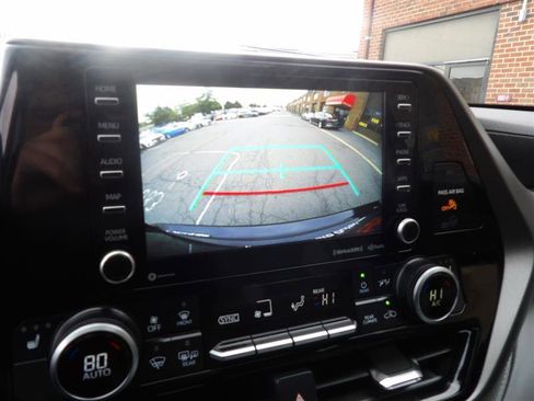 Used 2021 Toyota Highlander XLE image 34