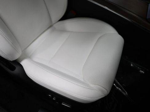 Used 2022 Tesla Model S Standard Range AWD/4WD image 37