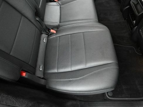 Used 2021 Mercedes-Benz GLE 350 4MATIC image 28