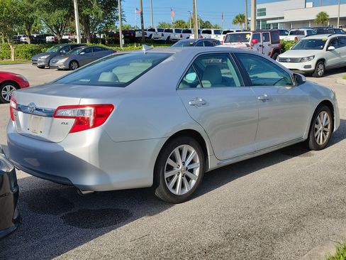 Used 2013 Toyota Camry XLE FWD image 3