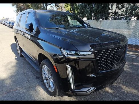 Used 2023 Cadillac Escalade Premium Luxury RWD image 2