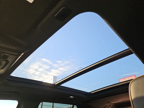 Used 2023 GMC Yukon AT4 w/ AT4 Premium Package image 26