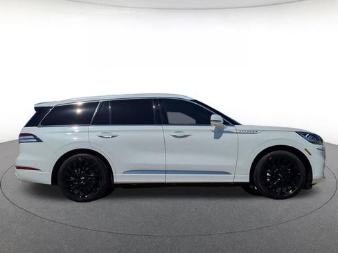 Used 2022 Lincoln Aviator Reserve w/ Equipment Group 201A RWD image 4