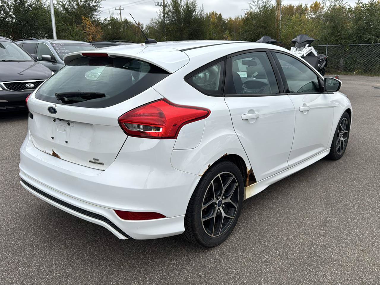 Used 2015 Ford Focus SE w/ SE Sport Package FWD image 7