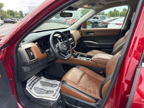 Certified 2023 Nissan Pathfinder Platinum AWD/4WD image 28