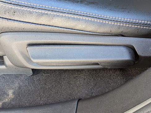 Used 2022 Ford Escape Titanium w/ Titanium Premium Package image 17