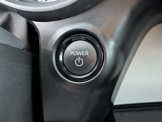 Certified 2026 Toyota Sienna XLE FWD image 19