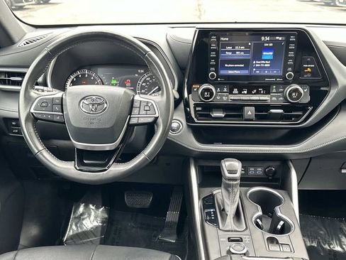 Used 2022 Toyota Highlander XSE image 10