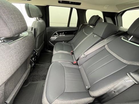 New 2025 Land Rover Range Rover SE image 3