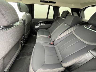 New 2025 Land Rover Range Rover SE