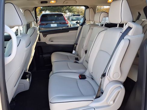 Certified 2025 Honda Odyssey Touring image 15