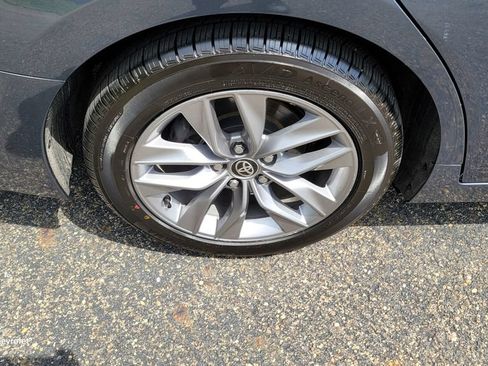 Used 2020 Toyota Avalon XLE w/ Moonroof Package FWD image 13