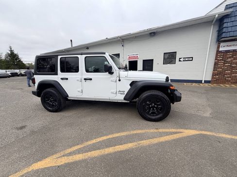 Used 2018 Jeep Wrangler Unlimited Sport AWD/4WD image 6