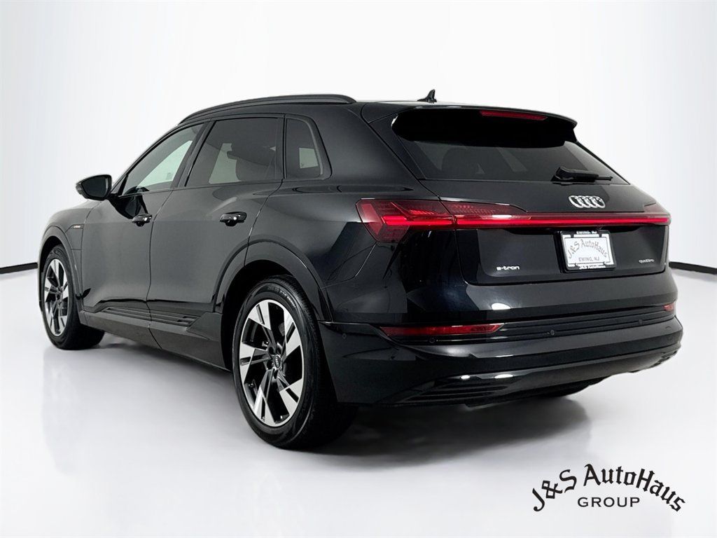 Used 2022 Audi e-tron Premium AWD/4WD image 5