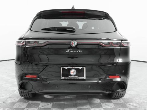 New 2025 Alfa Romeo Tonale w/ Premium Package image 9