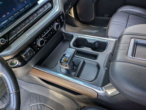 Used 2022 Chevrolet Silverado 1500 High Country w/ High Country Premium Package AWD/4WD image 14