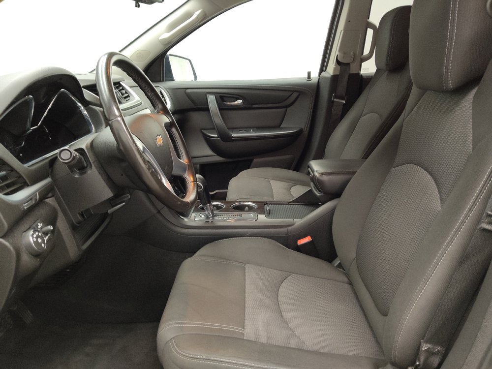 Used 2017 Chevrolet Traverse LT w/ Style and Technology Package FWD image 17